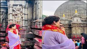 बॉलीवुड एक्ट्रेस कंगना ने कामाख्या मंदिर में यज्ञ और पूजा की