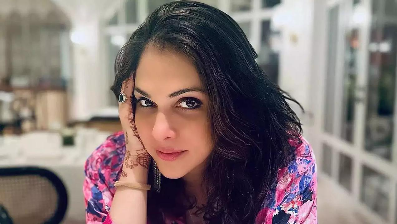 तलाक के बारे में बात करते हुए ईशा कोप्पिकर की आंखों में आ गए आंसू