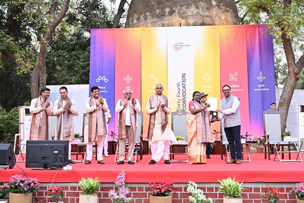 राष्ट्रपति मुर्मू ने कहा कि डिजाइन परंपरा और आधुनिकता के बीच सेतु का काम करता है