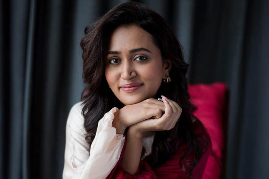  'पंचायत' फेम एक्ट्रेस ने इंडस्ट्री में 'बाहरी' होने पर जताया दुख