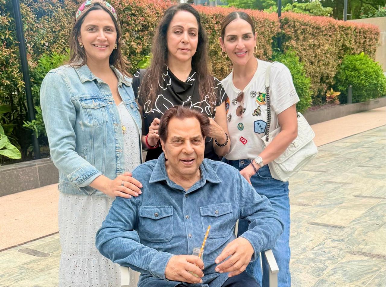 पति धर्मेंद्र को याद कर भावुक हुईं हेमा मालिनी, लिखा भावुक पोस्ट