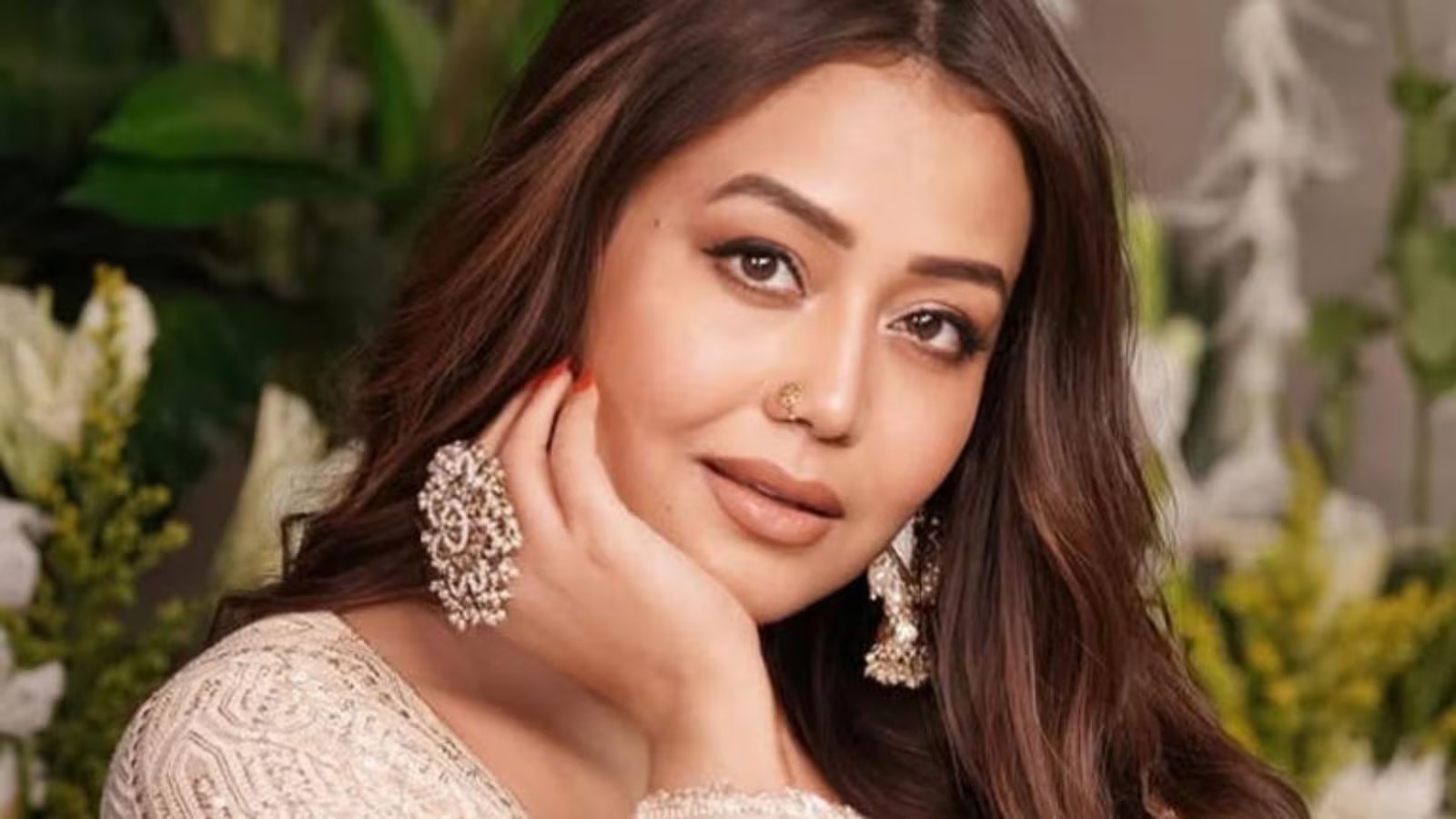 नेहा कक्कड़ का इमोशनल पोस्ट, काम और रिश्तों से बनाई दूरी