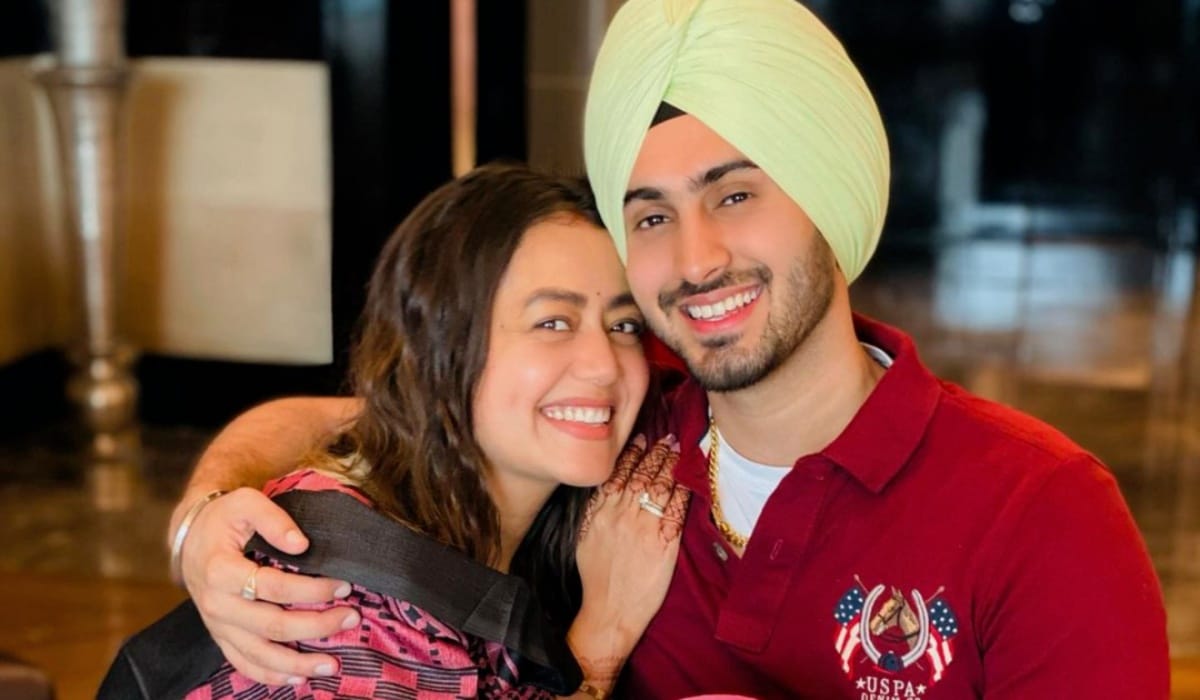 नेहा कक्कड़ ने तलाक की अफवाहों पर दी प्रतिक्रिया, पति को न घसीटने की अपील