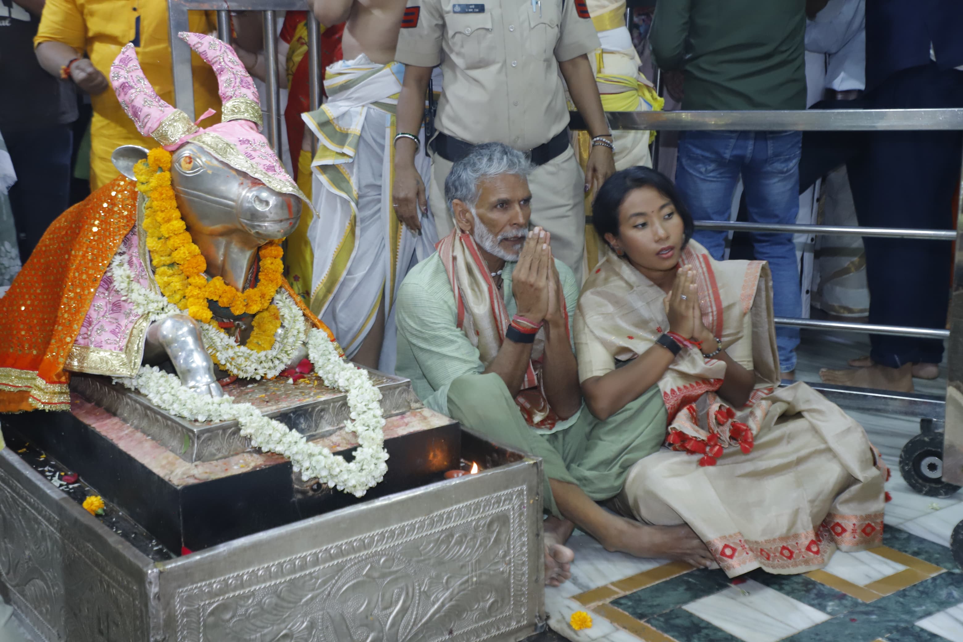 मिलिंद सोमन ने किए महाकाल दर्शन