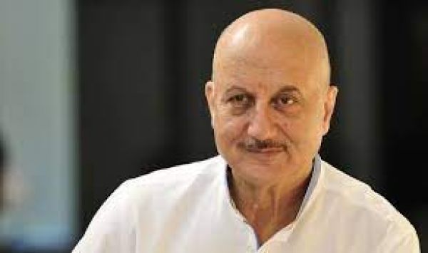 सिर्फ 37 रुपये लेकर मुंबई आए थे अनुपम खेर, फिल्म सारांश से रखा था बॉलीवुड में कदम