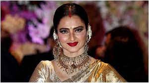 एक्ट्रेस रेखा ने 10 साल तक फिल्मों में काम न करने की बताई वजह