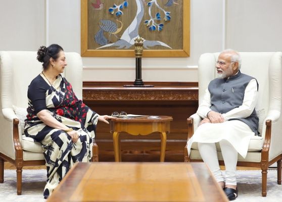 प्रधानमंत्री मोदी ने की दिग्गज अभिनेत्री सायरा बानो से मुलाकात