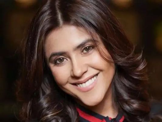 एकता आर कपूर ने रचा इतिहास, इंटरनेशनल एमी डायरेक्टोरेट अवॉर्ड जीतने वाली पहली भारतीय महिला फिल्म निर्माता