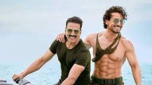 नए साल पर अक्षय-टाइगर की फिल्म 'बड़े मियां छोटे मियां' का पोस्टर जारी