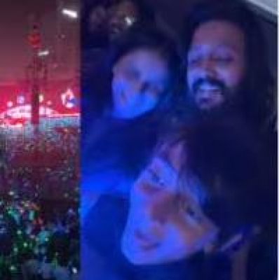 मुंबई में कोल्डप्ले कॉन्सर्ट में शामिल हुए जेनेलिया और रितेश देशमुख