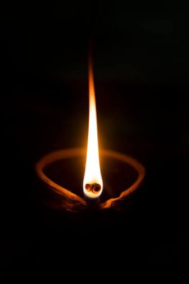 शव के संरक्षण से लेकर उसे सजी-धजी गाड़ियों से घर पहुंचाने का कारोबार
