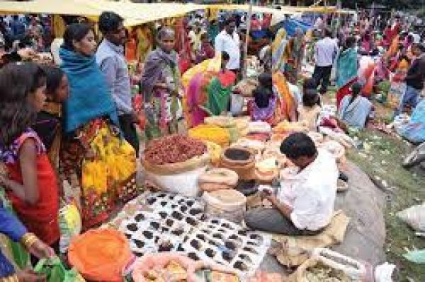 आज भी ग्रामीण अर्थ व्यवस्था की रीढ़ है गांवों में लगनेवाली हाट