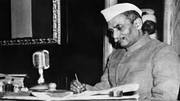 भारत के प्रथम राष्ट्रपति एवं महान भारतीय स्वतंत्रता सेनानी -डॉ राजेंद्र प्रसाद