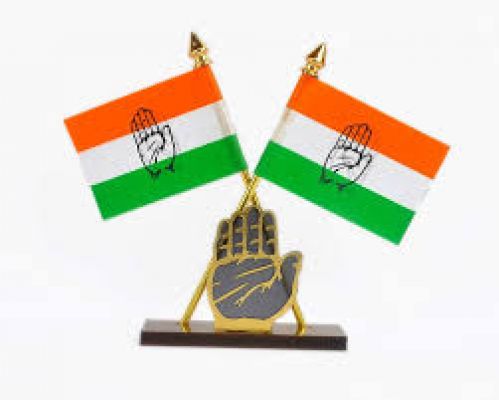 अपनों के निशाने पर कांग्रेस पार्टी