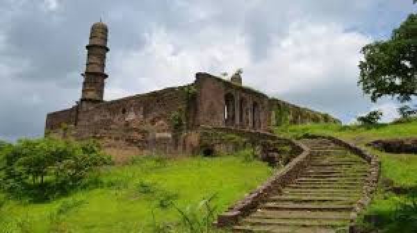 17 जनवरी 1601 : असीरगढ़ के किले पर धोखे से कब्जा किया अकबर महान ने.. 