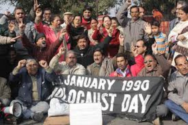  कश्मीर से पंडित पलायन के चार दशक