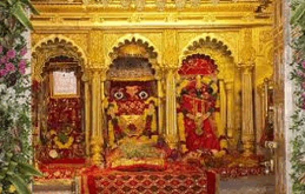 पावागढ़ की पहाड़ियों में बसा आस्था का केंद्र – कालिका माता मंदिर