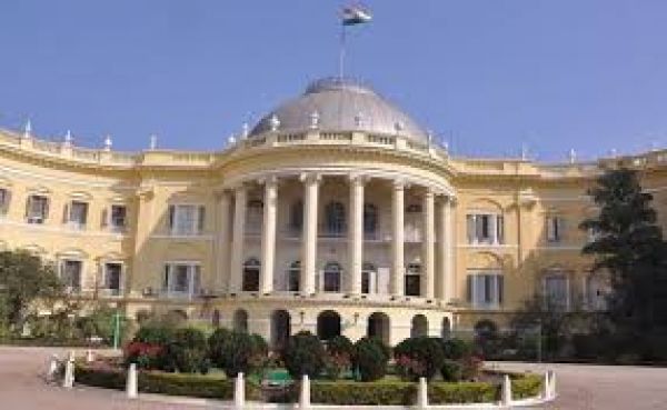  राजभवन बनाम लोकभवन की संस्कृति