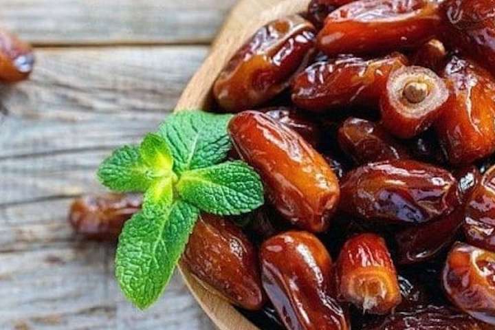 सर्दियों में जरूर खाएं खजूर, घुटनों में दर्द से लेकर कब्ज की समस्या होगी दूर!