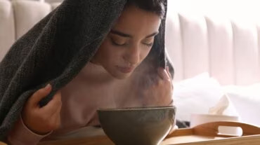 सांस से जुड़ी समस्याओं के लिए ऐसे ले भाप  