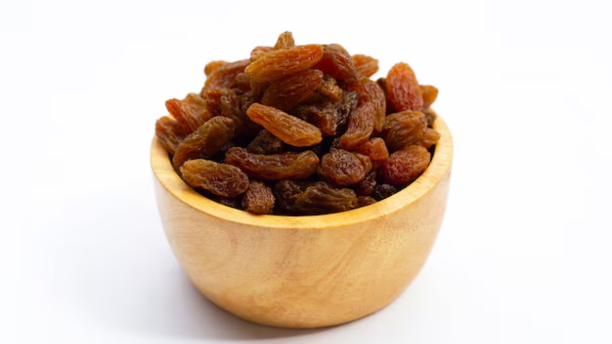 सर्दियों में किशमिश को भूनकर खाएं