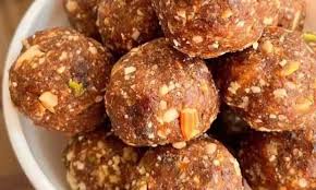सर्दियों के लिए घर पर बनाएं यह पावर-पैक लड्डू