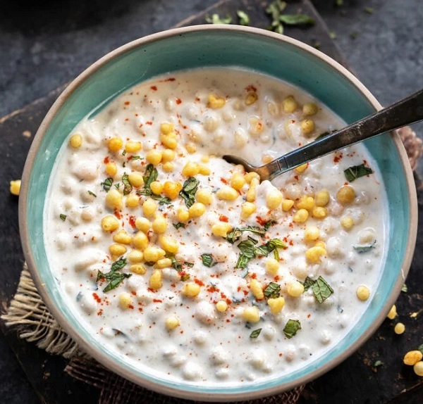 दही और मखाने से बनाएं क्रीमी और क्रंची रायता