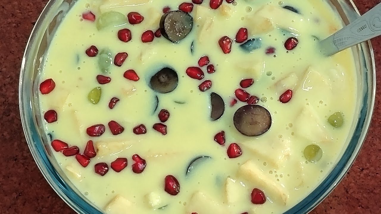 होली पर मेहमानों के लिए बनाएं फ्रूट कस्टर्ड  