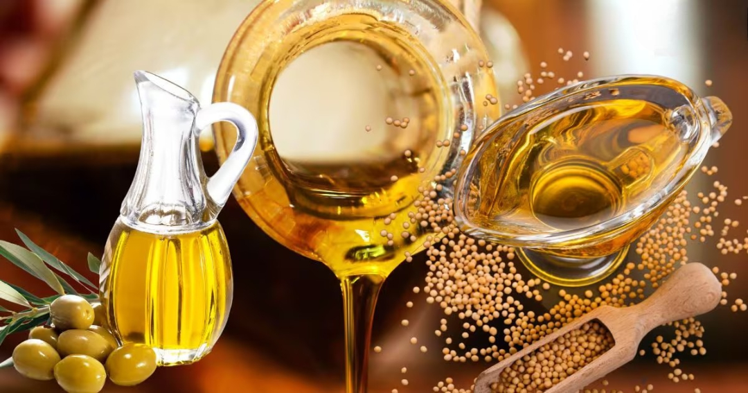 मोटापा और बीमारियों की जड़ है अधिक तेल का सेवन, छोटी आदतों से पाएं बड़ा बदलाव  