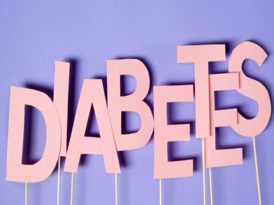 Reducing carbohydrates in diet can decrease risk of diabetes: Study