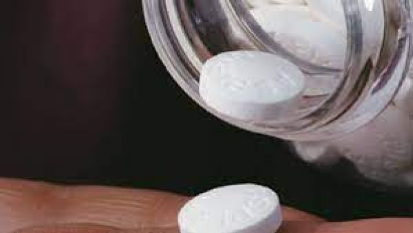 Stopping aspirin when on a blood thinner lowers risk of bleeding.