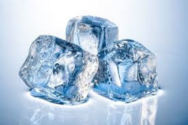 Ice Cube से करें स्किन की मसाज, मिलेंगे ये जबरदस्त फायदे