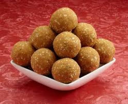 खाना खजाना : पंजीरी के लड्डू
