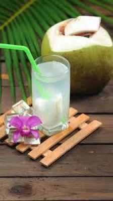 पथरी पिघलाने में मददगार नारियल पानी 