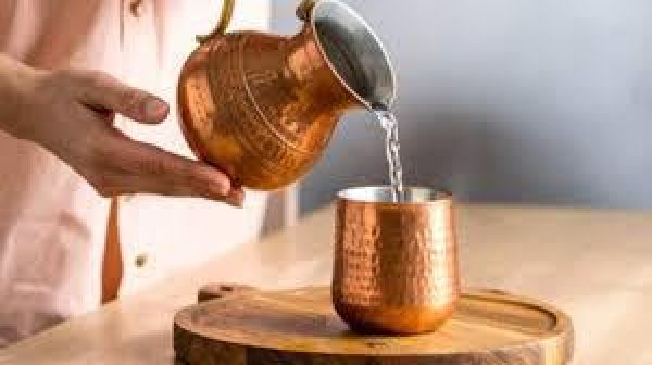 'ताम्रजल' से करें दिन की शुरुआत, रखता है दिल का ख्याल