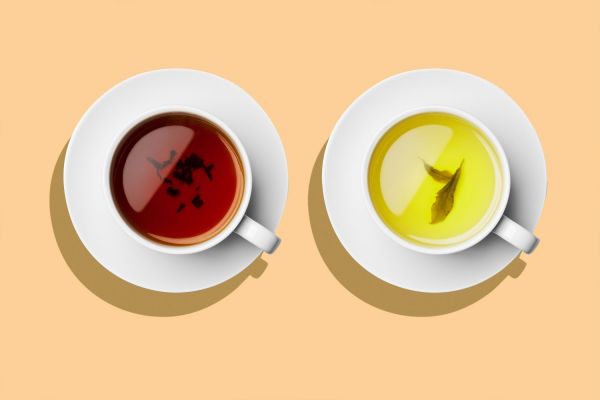 ग्रीन टी vs ब्लैक कॉफी: कौन है बेहतर फैट बर्नर?