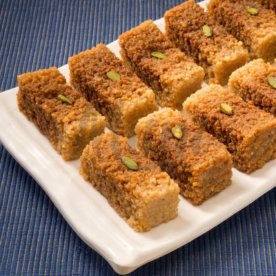  घर पर बनाएं नरम-नरम मिल्क केक, झटपट और आसान विधि