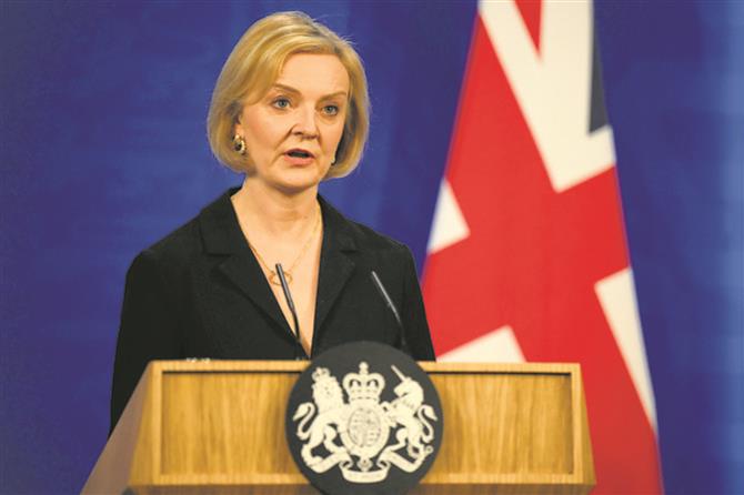 Rebels 'plot' to replace Truss with Sunak