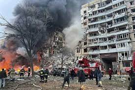 रूस ने यूक्रेन पर की मिसाइलों से बौछार, 12 की मौत, 64 घायल