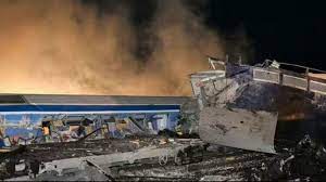 ग्रीस में ट्रेन और मालगाड़ी की टक्कर, 16 की मौत