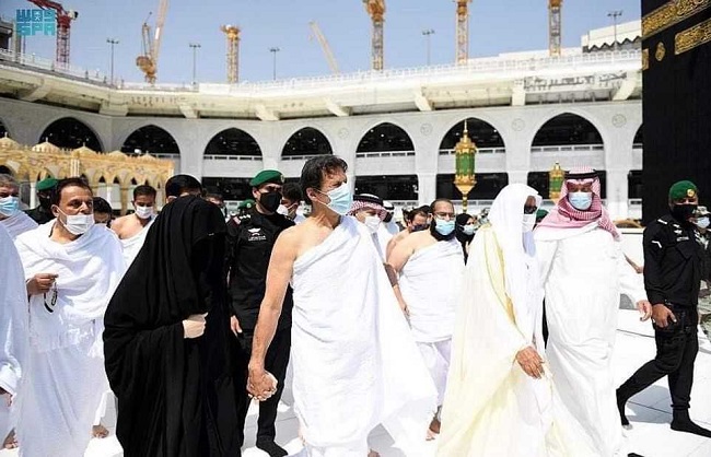 इमरान खान की पत्नी बुशरा बीबी ने अपने खिलाफ दर्ज सभी मामलों में गिरफ्तारी से संरक्षण मांगा