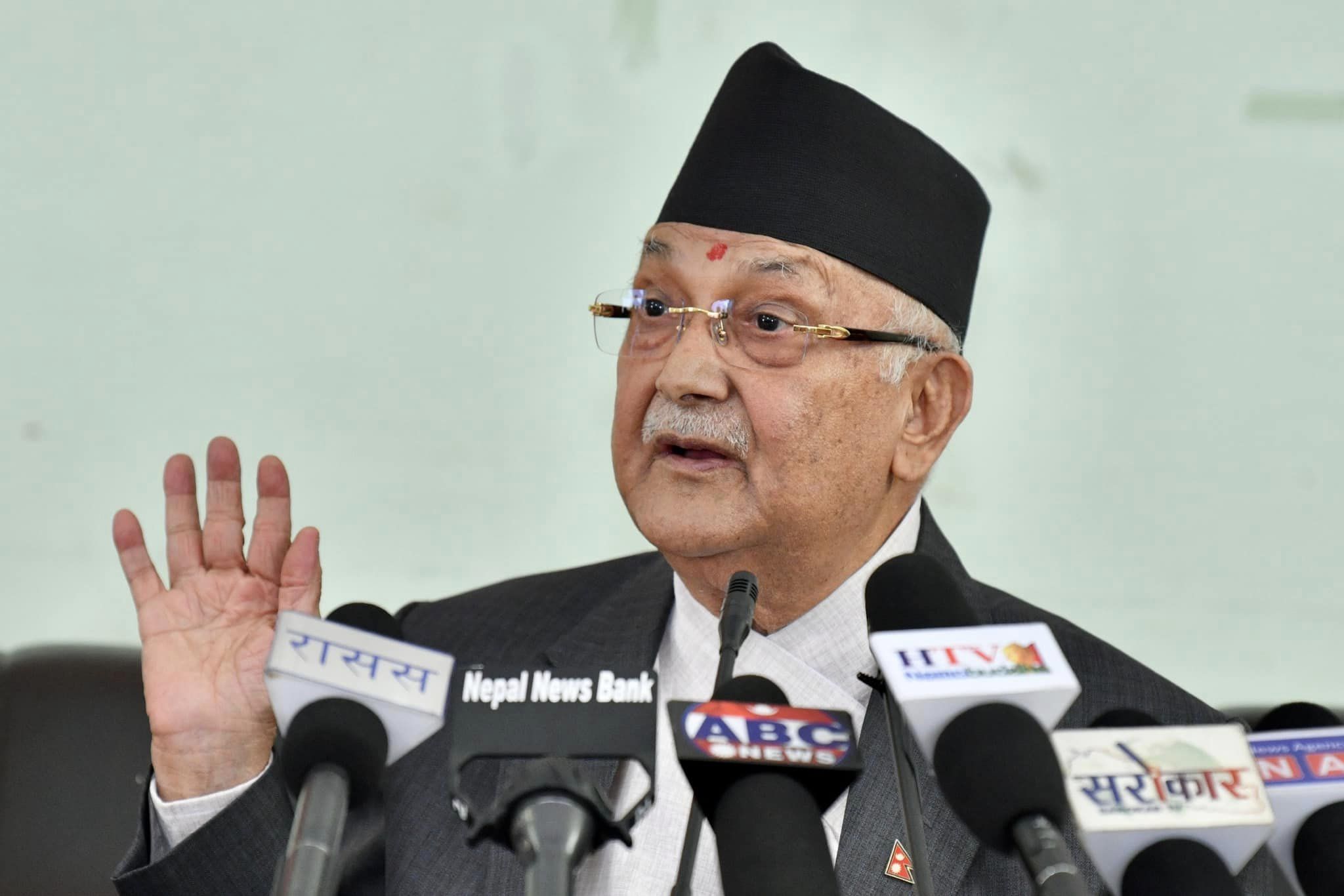 नेपाल: प्रचंड को प्रधानमंत्री पद से हटाने के लिए ओली खुलेआम सक्रिय, इस्तीफे की मांग की