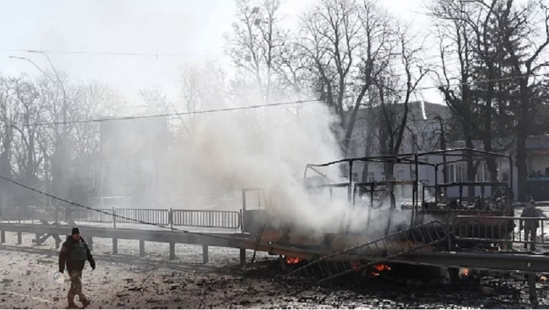 यूक्रेन ने रूस पर ड्रोन से ताबड़तोड़ हमला किया