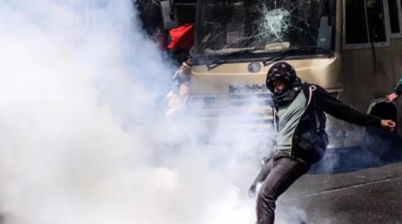 बांग्लादेश सरकार तुर्किए से 90 हजार आंसू गैस के गोले खरीदने जा रही है