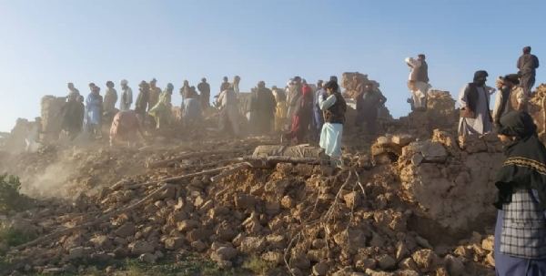 पश्चिमी अफगानिस्तान में भूकंप से तबाही, अब तक 2000 से ज्यादा लोगों की मौत