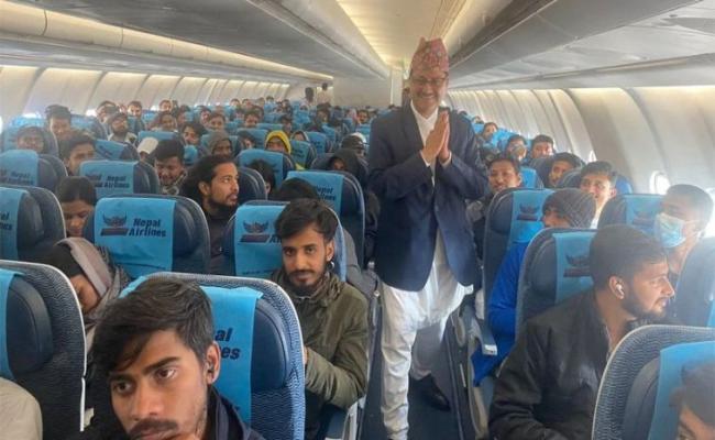 इजरायल में फंसे नेपाल के 254 छात्रों का पहला जत्था सुरक्षित काठमांडू पहुंचा