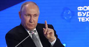 रूस के राष्ट्रपति पुतिन को आया हार्ट अटैक, कमरे के फर्श पर गिरे मिलेः रिपोर्ट में दावा