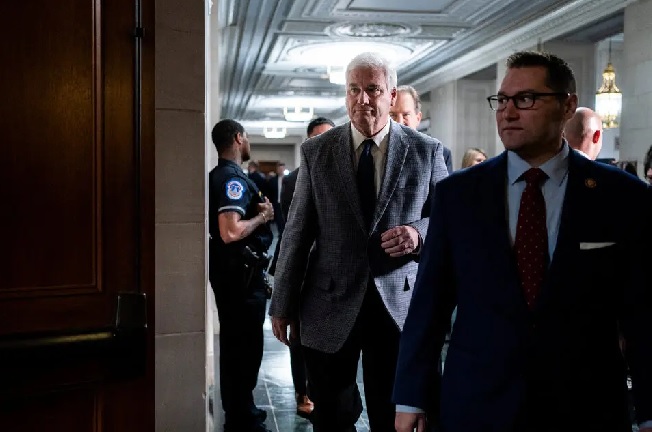 रिपब्लिकन ने माइक जॉनसन का स्पीकर उम्मीदवार चुना