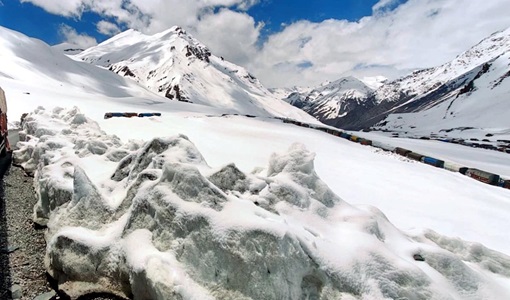 शीतल महाजन ने 21,500 फुट से छलांग लगाकर नया रिकॉर्ड बनाया