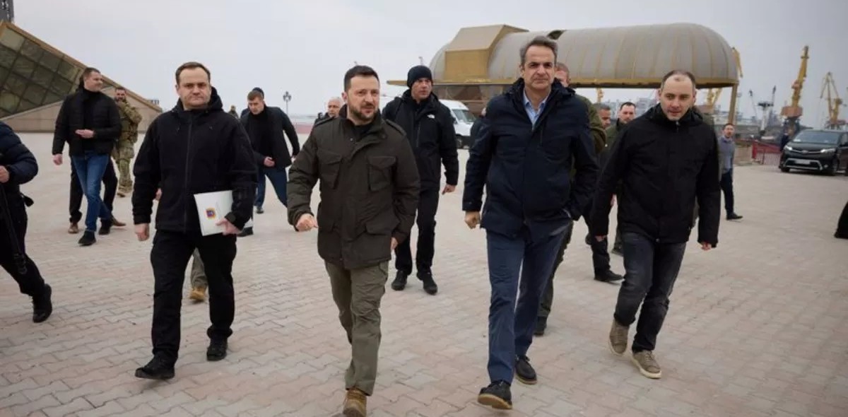 रूसी हमले में राष्ट्रपति जेलेंस्की और ग्रीक के प्रधानमंत्री बाल-बाल बचे, काफिले से 500 मीटर की दूरी पर गिरी मिसाइल